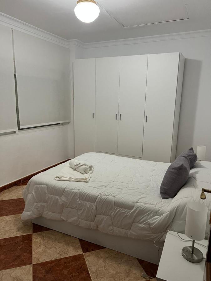 El Torreon 3 Apartment Lora del Rio Ngoại thất bức ảnh